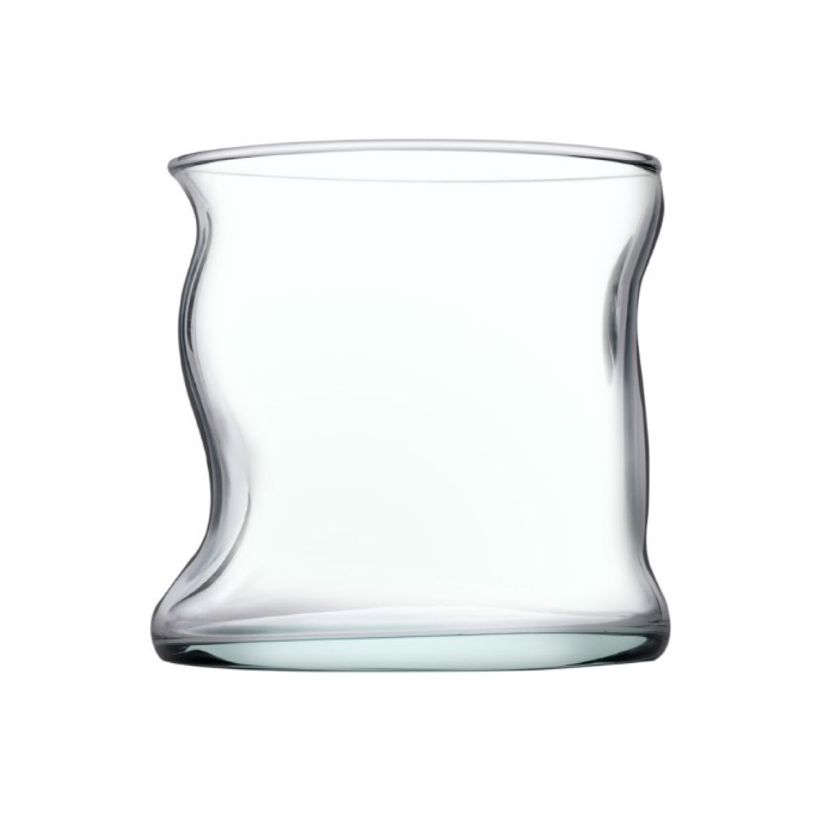 Vooraanzicht van Nami Matcha glas, transparant drinkglas voor matcha thee met rechte wand en minimalistisch design.