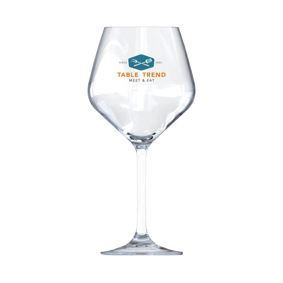 Detail van het Arome wijn 50 cl. glas met TableTrend-logo in meerdere kleuren centraal op de voorzijde.