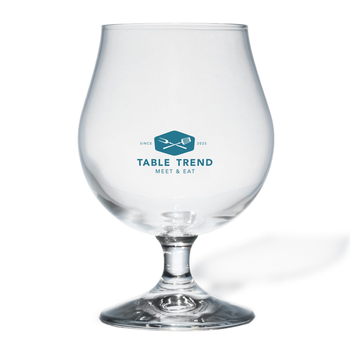 Breughel bierglas 48 cl. met éénkleurig TableTrend-logo op de voorzijde, gecentreerd op het glasoppervlak.