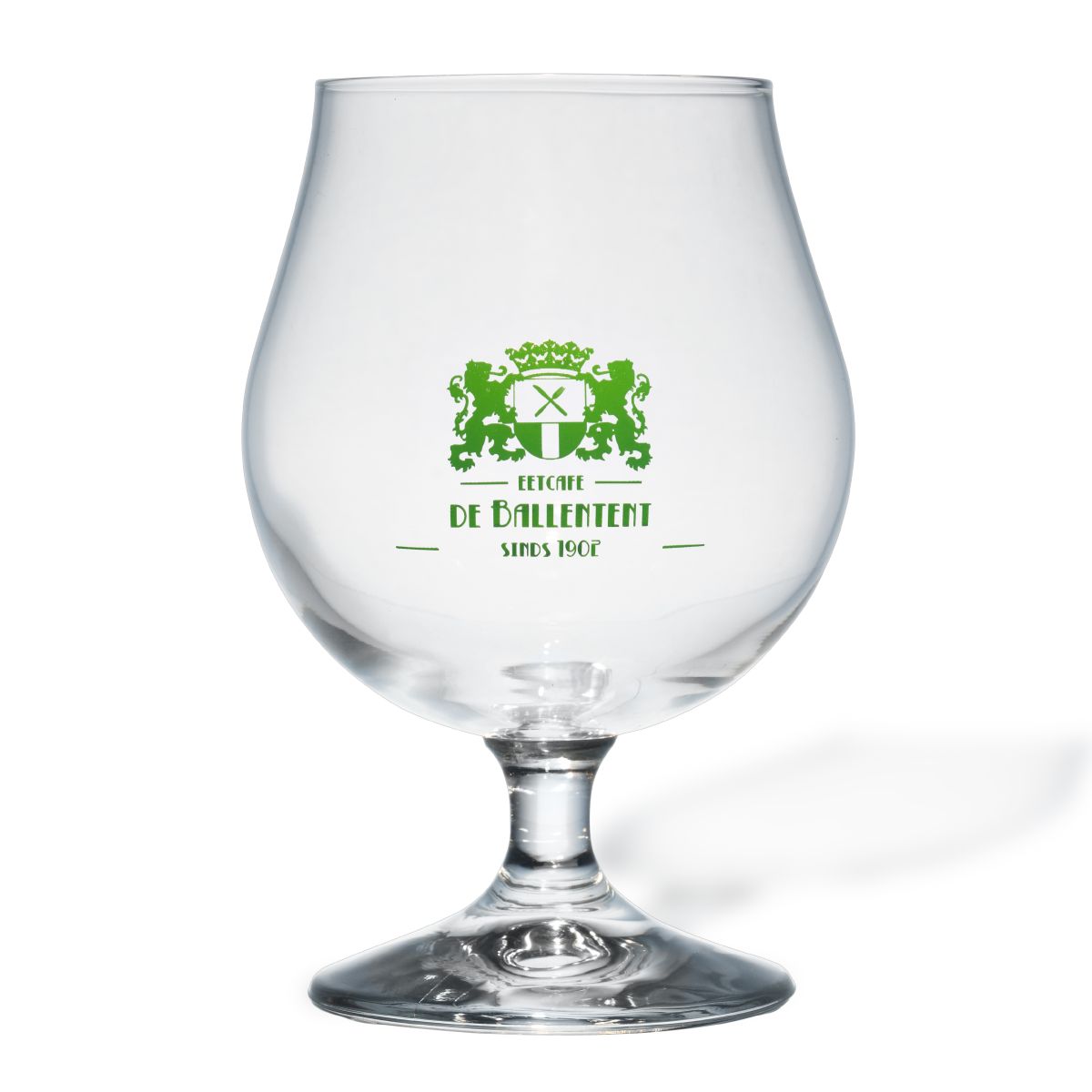 Bierglas Breughel 48 cl van helder glas met meerkleurig BoschBeton-logo, klassiek model met stevige voet