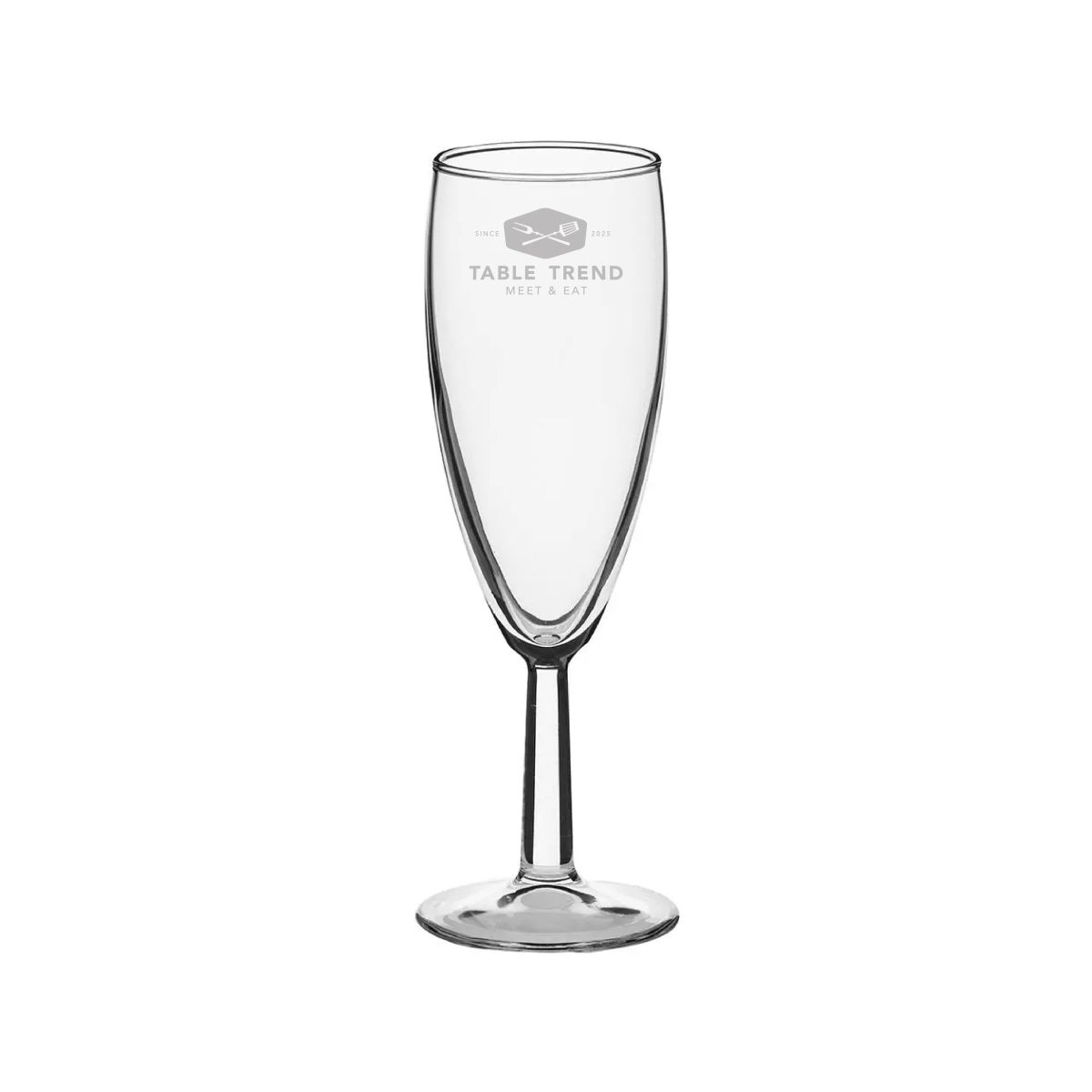 Brasserie champagneflute 15 cl. met gegraveerd TableTrend-logo zichtbaar op de voorzijde van het glas.