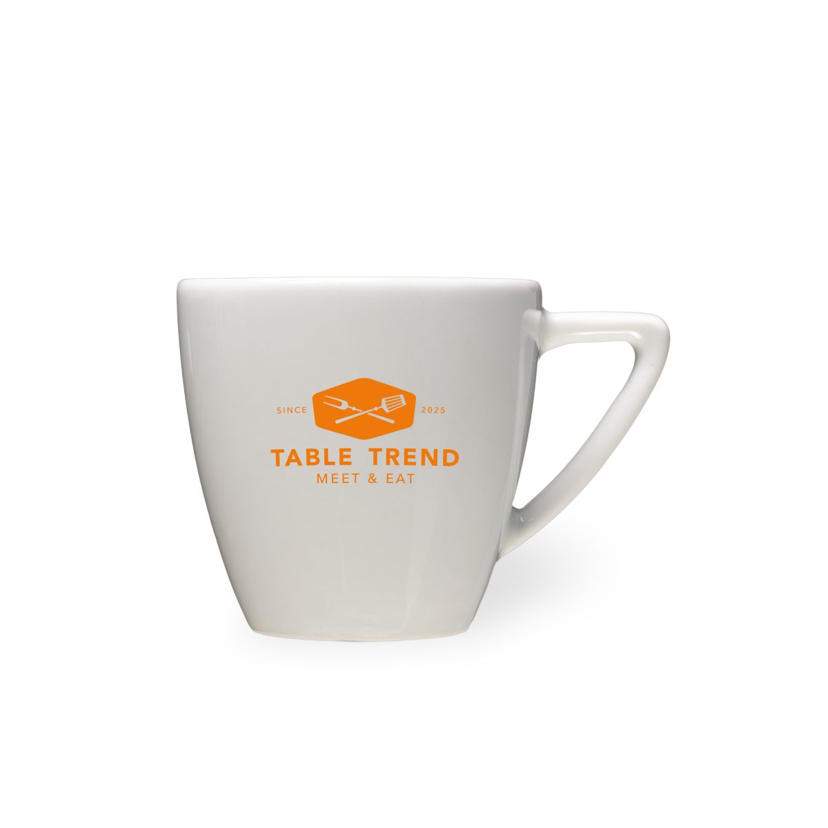 Voorzijde van Classic Koffie kop 15 cl. bedrukt met éénkleurig TableTrend-logo op wit porselein.