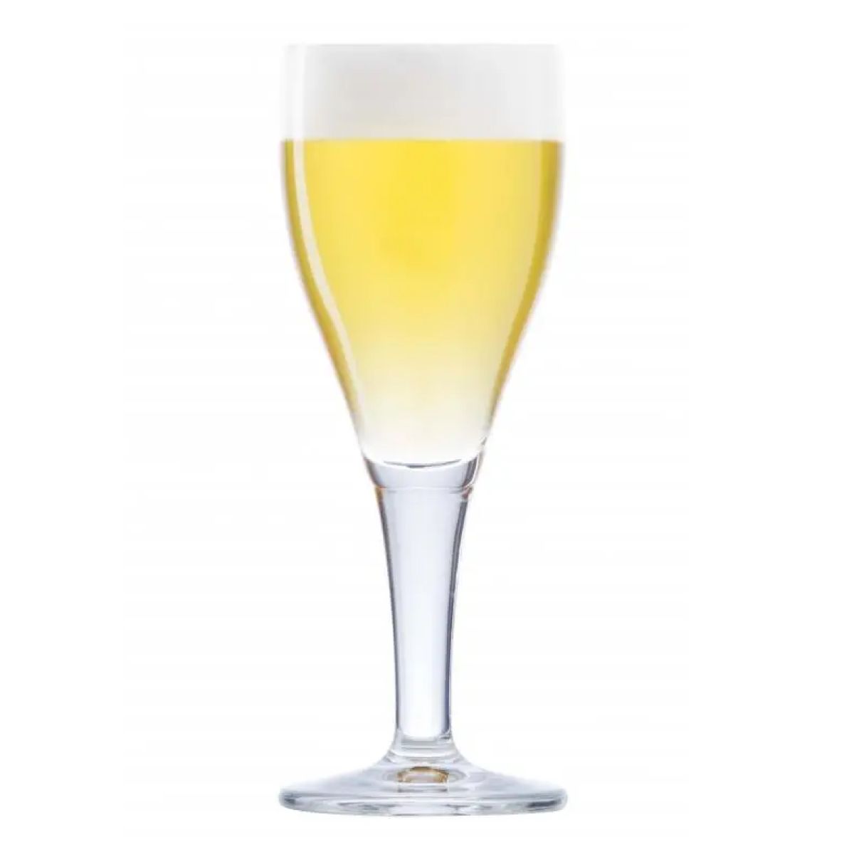 Harzer Pokal 30 cl tapmaat glas gevuld met bier op een witte achtergrond