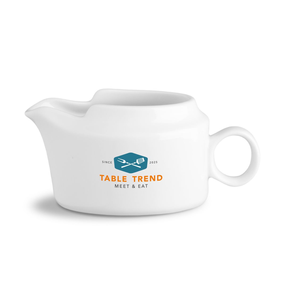 Sauskom 25 cl porselein met meerkleurig TableTrend-logo in vooraanzicht, ronde vorm.