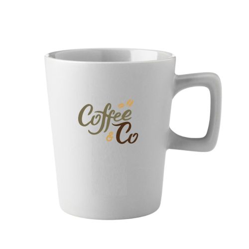 Calvin mok 29 cl. porselein met kleurrijk CoffeeCo-logo in meerdere tinten op de voorzijde.