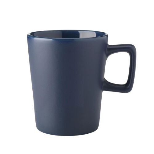 Vooraanzicht van Calvin mok 29 cl. in donkerblauw porselein met cilindrische vorm en glad oppervlak.