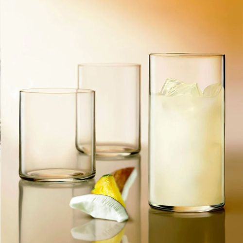 Top Class tumbler glas van 37 cl. in sfeerruimte, transparant drinkglas in gebruik.