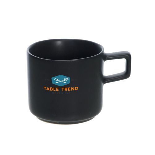 Vooraanzicht van koffiekop 22 cl. porselein bedrukt met meerkleurig logo van TableTrend.