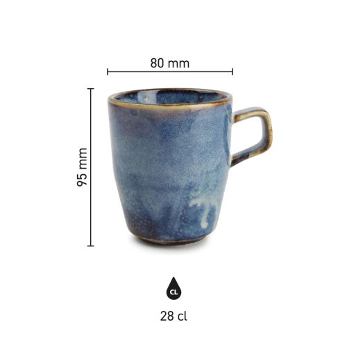 Infographic met productafmetingen van Nova mok 28 cl porselein, hoogte, diameter en oorbreedte aangeduid.