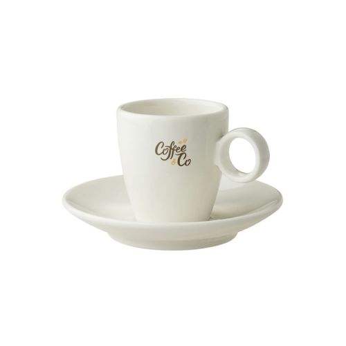 Full-colour CoffeeCo-logo zichtbaar op voorzijde van Bart Espresso porseleinset.