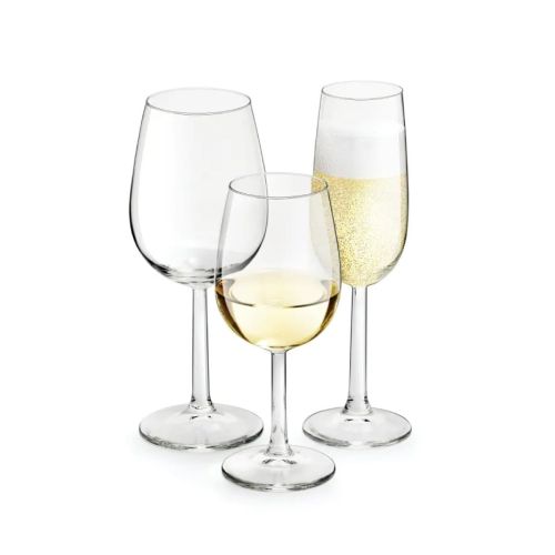 Gevuld Bouquet wijnglas 35 cl. met witte achtergrond, toont het glas in gebruik.