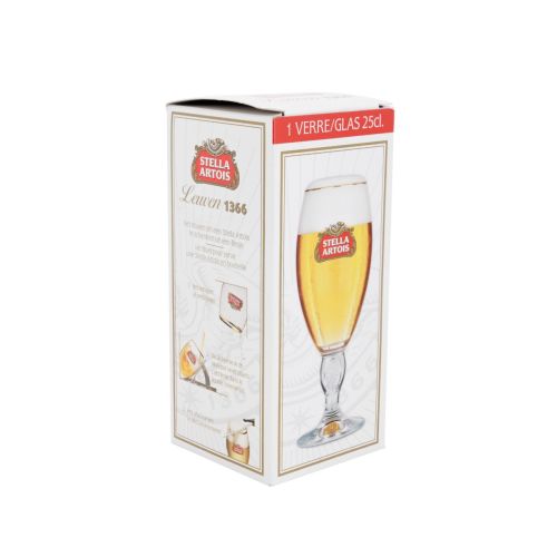Stella Artois boerke glas 33 cl. in helder glas, weergegeven met originele verpakking in informatieve productafbeelding.