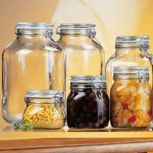 Sfeerbeeld van gevulde Fido weckpot 1 liter glas in interieurcontext.