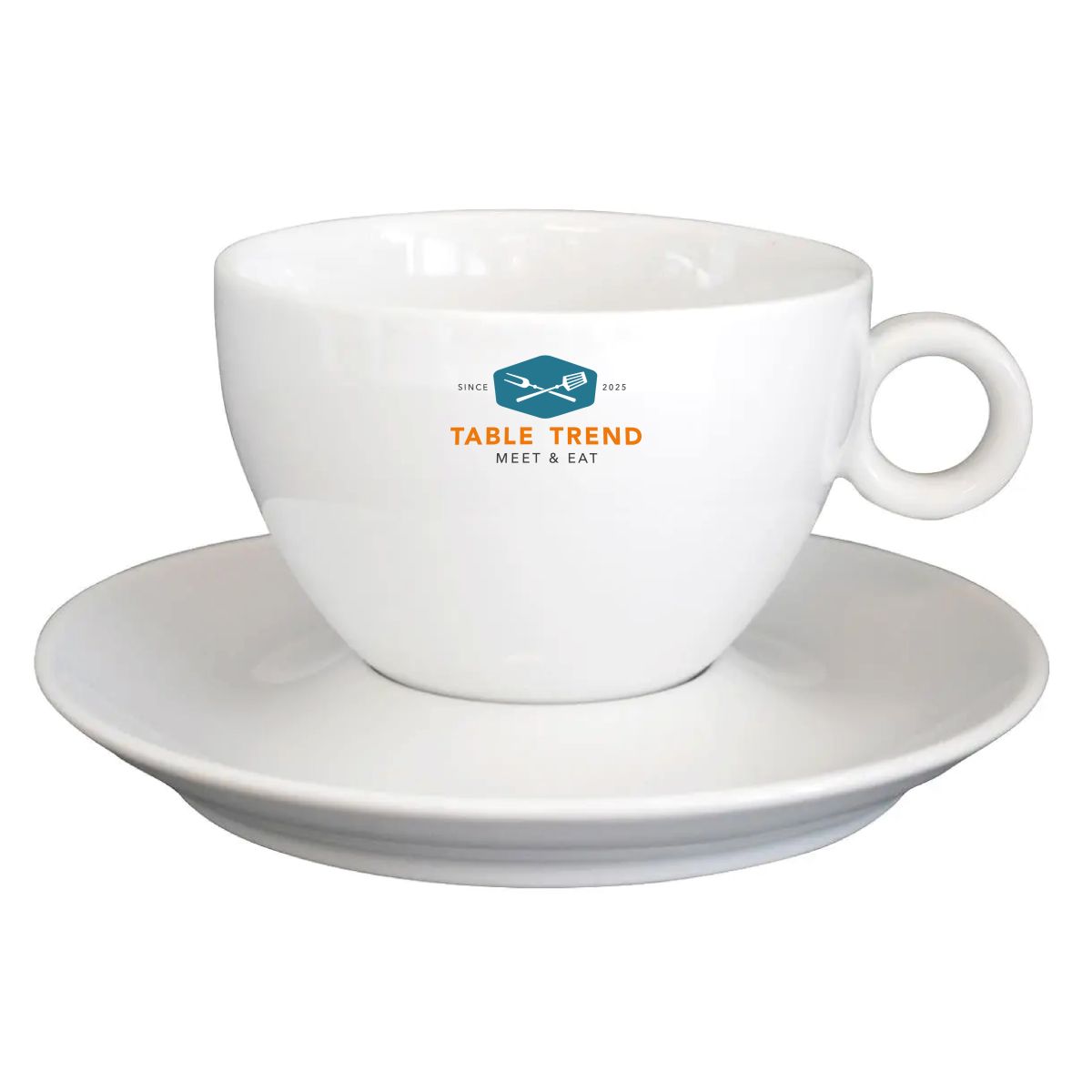 Bola koffie verkeerd wit 28 cl. bedrukt met TableTrend-logo in meerdere kleuren.