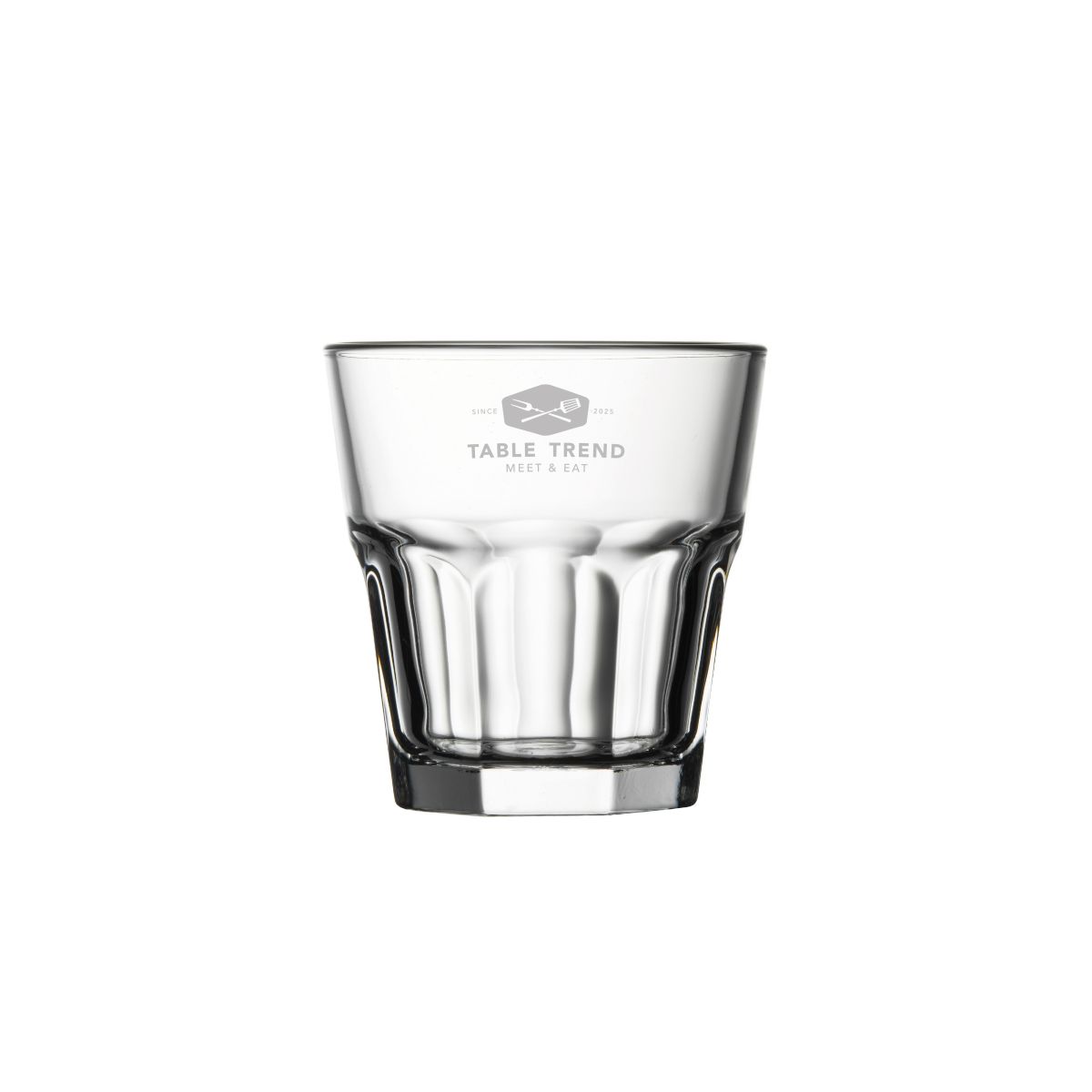 Glas van 20,8 cl. met fijne gravure van TableTrend-logo, subtiel zichtbaar op de voorkant.