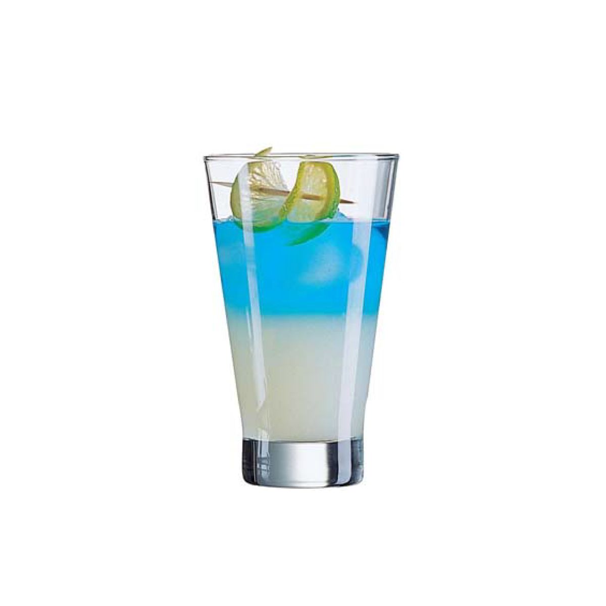 Gevuld Shetland glas van 22 cl op witte achtergrond, helder glas met zichtbare drankinhoud.