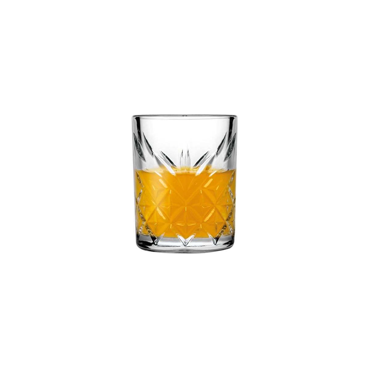 Gevuld Timeless Shotglas 6 cl. tegen witte achtergrond met zichtbare vloeistofinhoud.
